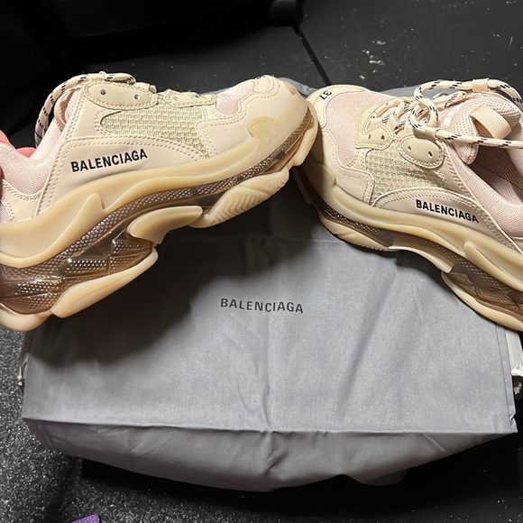 Balenciaga Triple S Sneakers woman’s size 7 unworn - Picture 1 of 2